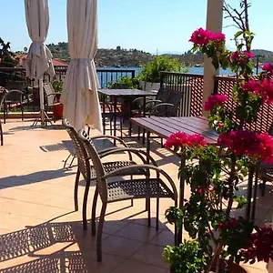 https://kallisti-studios-ormos-panagias.hotelschalkidiki.net