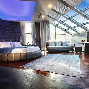 https://diamond-suites-philian-hotels-and-resorts.hotelschalkidiki.net